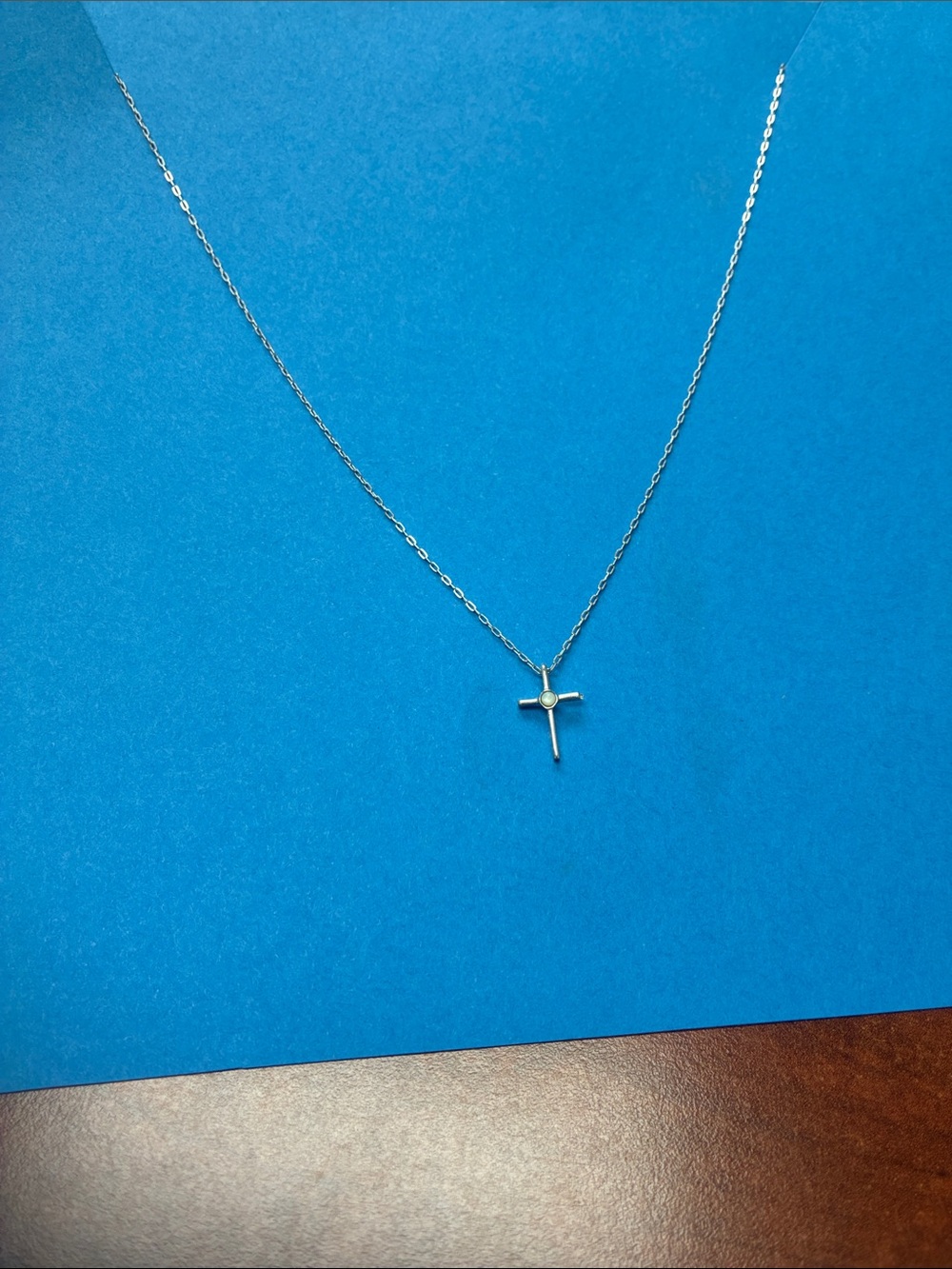 Avon Sterling 18ā Silver Cross Pendant Necklace